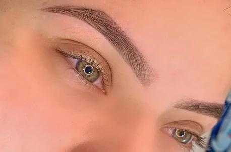 Design de Sobrancelhas em Aparecida de Goiânia - Riela Beauty